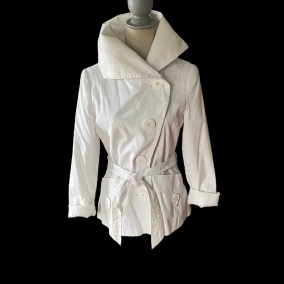2EXPOSE stylish light coat with unique details - Picture 1 of 9